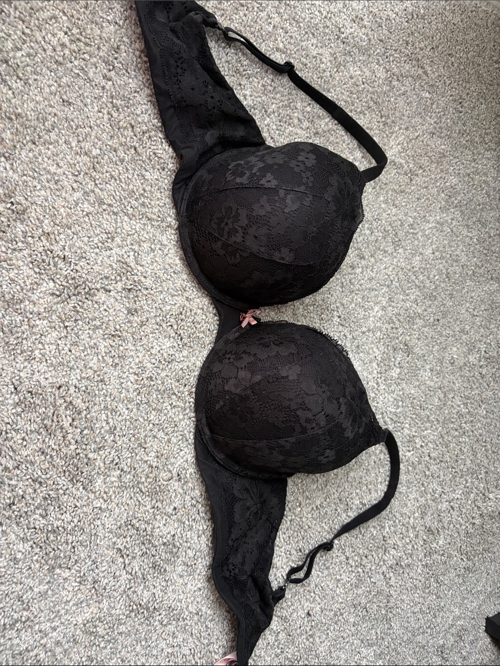 Victoria's Secret body by Victoria perfect shape Black Lace Bra